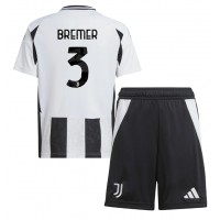 Camiseta Juventus Gleison Bremer #3 Primera Equipación Replica 2024-25 para niños mangas cortas (+ Pantalones cortos)